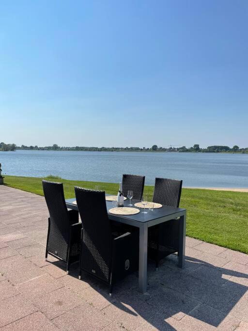 Luxe Chalet Direct Aan Het Water Met Strand Lith Экстерьер фото