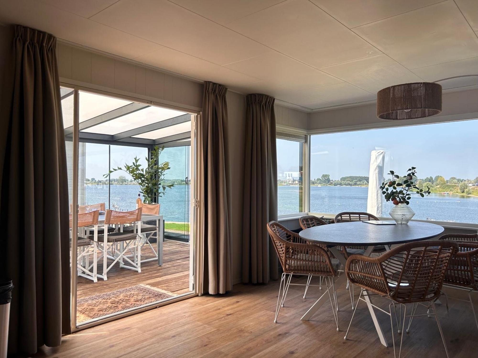 Luxe Chalet Direct Aan Het Water Met Strand Lith Экстерьер фото